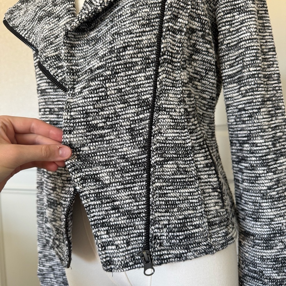 BNCI Elegant Black and White Women's Blazer Small - Picture 2 of 8